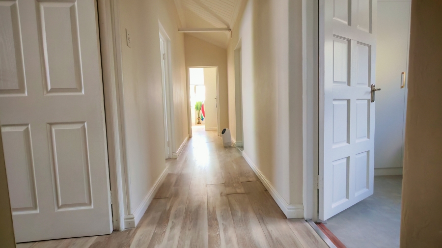 6 Bedroom Property for Sale in Middelburg Eastern Cape